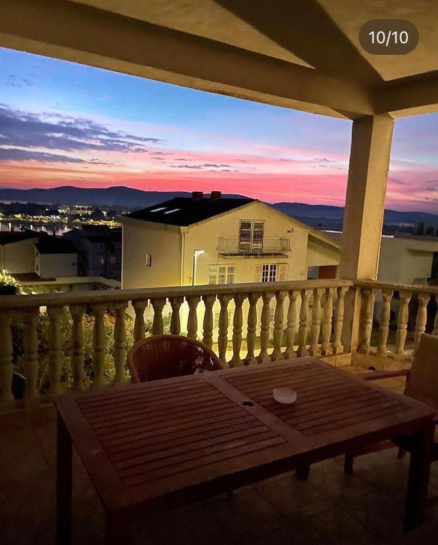 Apartmani Nina Šibenik Exteriör bild