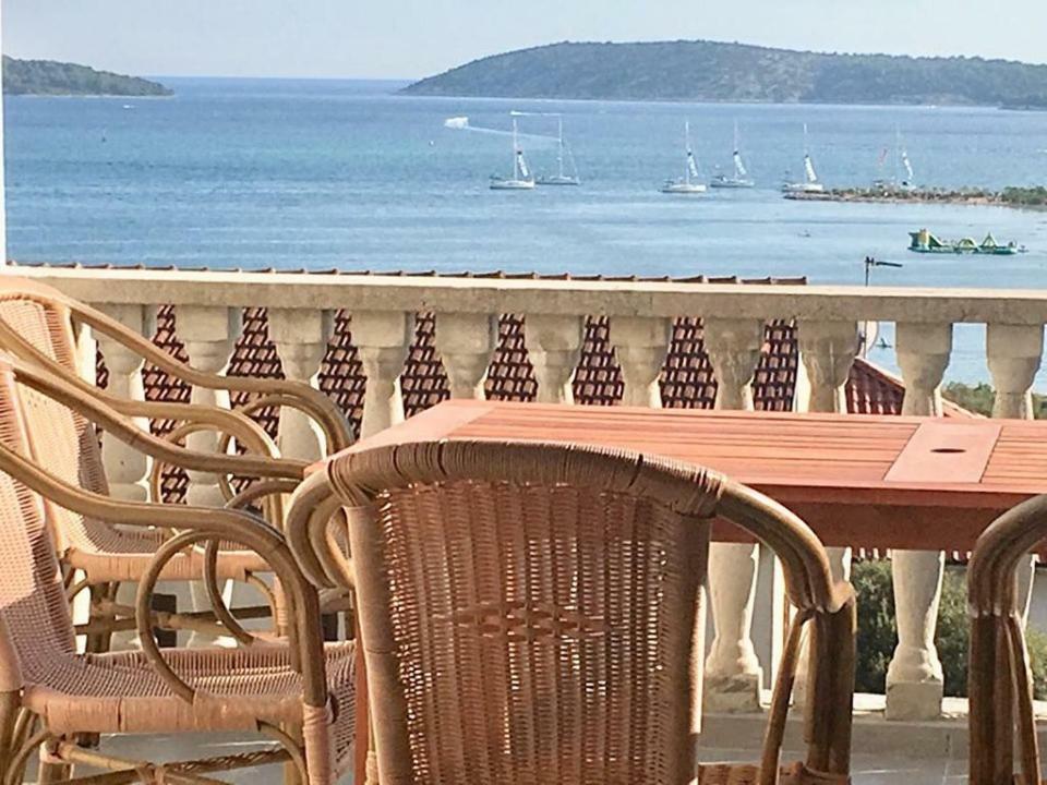 Apartmani Nina Šibenik Exteriör bild