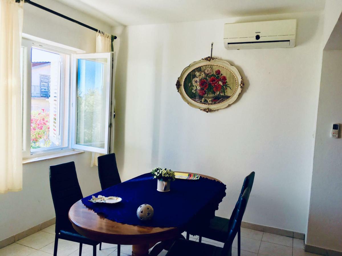 Apartmani Nina Šibenik Exteriör bild