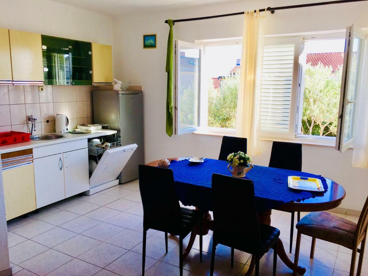 Apartmani Nina Šibenik Exteriör bild