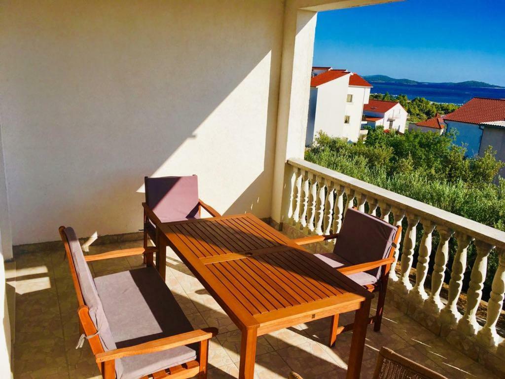 Apartmani Nina Šibenik Exteriör bild